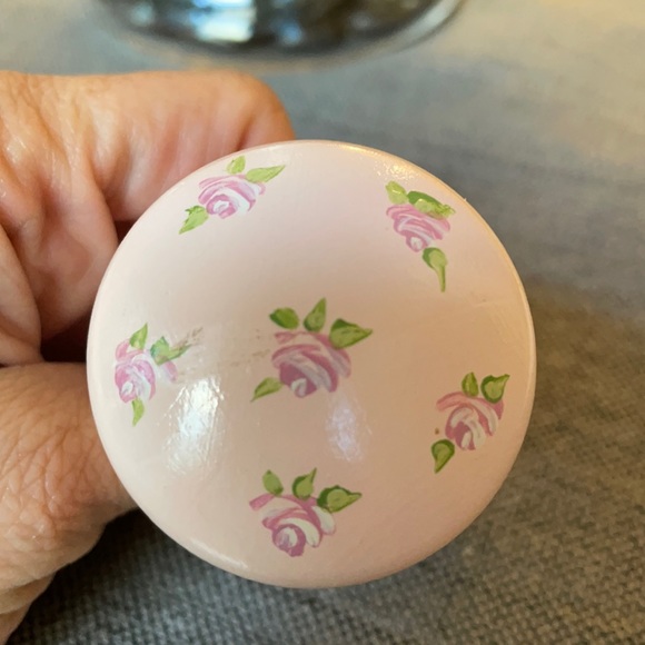 Beautiful hand painted knobs -12 - Picture 1 of 4